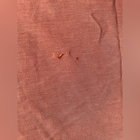 Copper colored t-shirt, jiggly fabric - Picture 10 of 13
